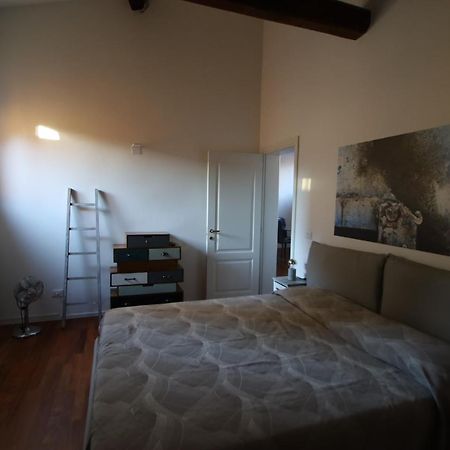 Charme Appartamento Immerso Tra Le Mura Bolognesi Ngoại thất bức ảnh