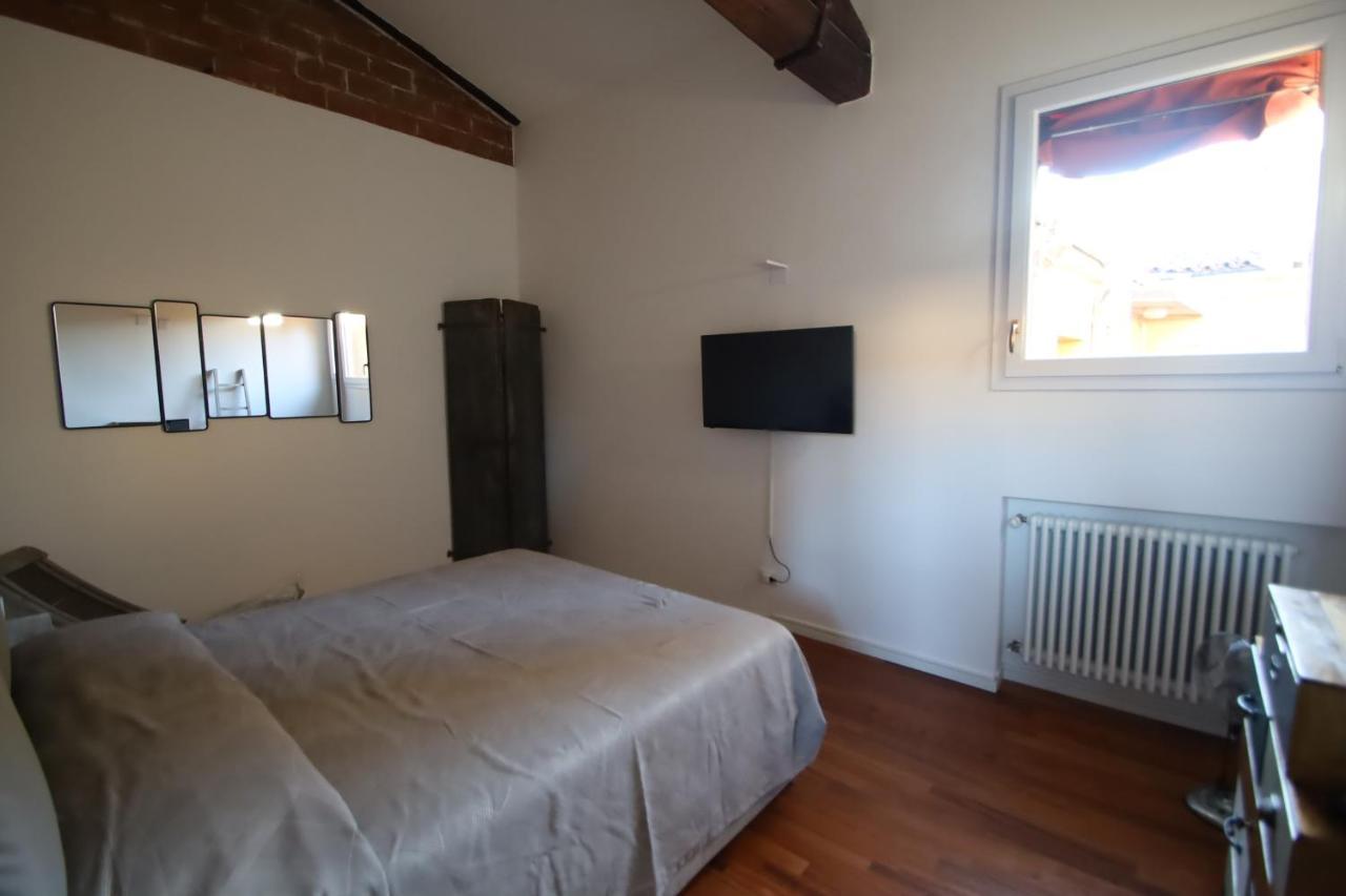 Charme Appartamento Immerso Tra Le Mura Bolognesi Ngoại thất bức ảnh
