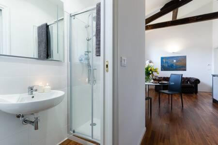 Charme Appartamento Immerso Tra Le Mura Bolognesi Ngoại thất bức ảnh