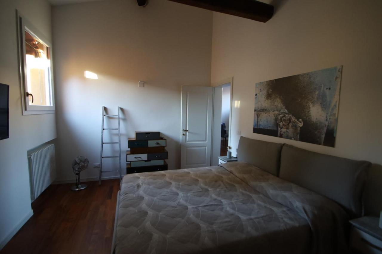 Charme Appartamento Immerso Tra Le Mura Bolognesi Ngoại thất bức ảnh