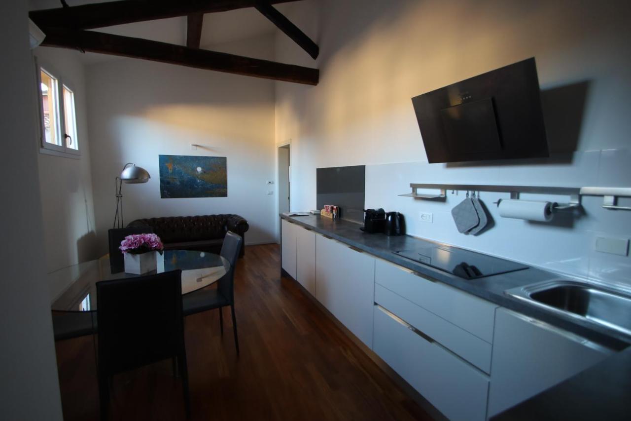 Charme Appartamento Immerso Tra Le Mura Bolognesi Ngoại thất bức ảnh