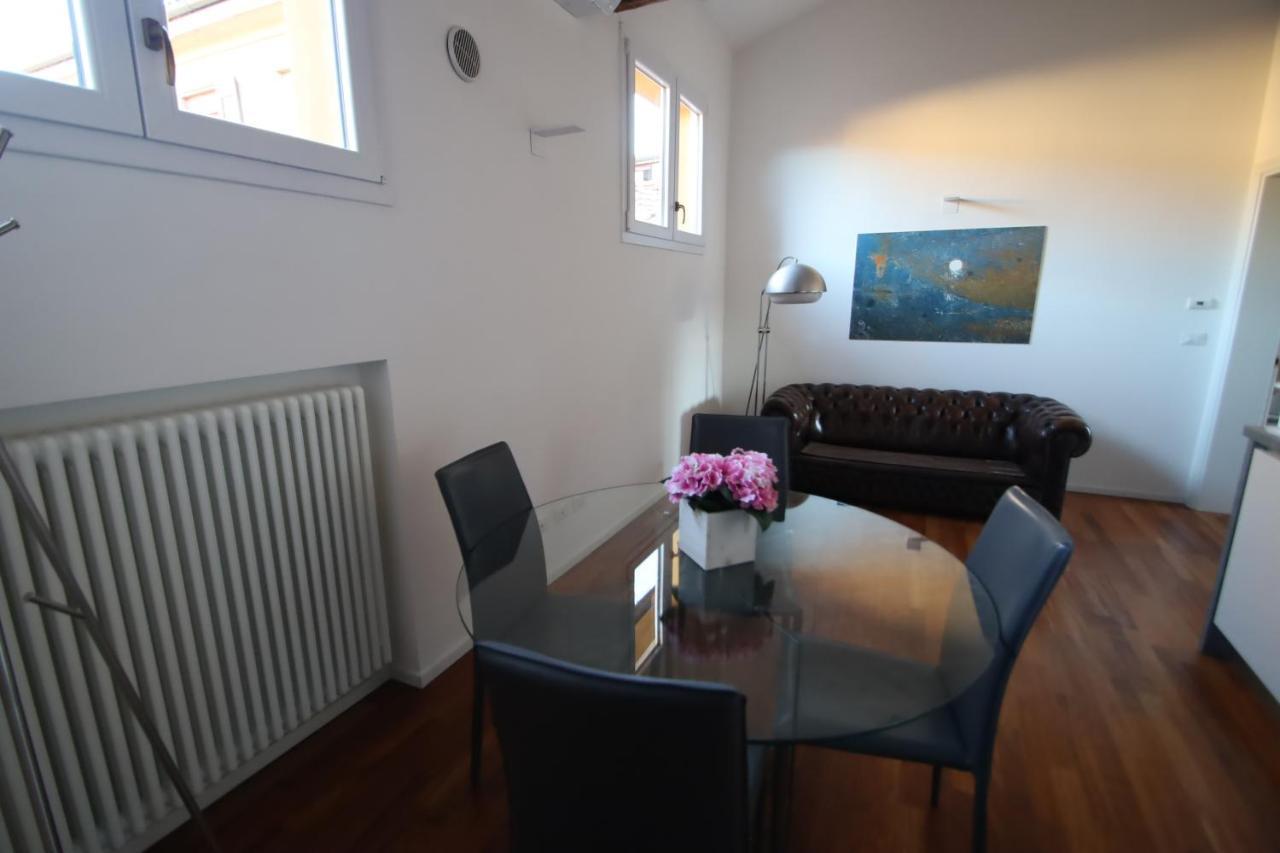 Charme Appartamento Immerso Tra Le Mura Bolognesi Ngoại thất bức ảnh